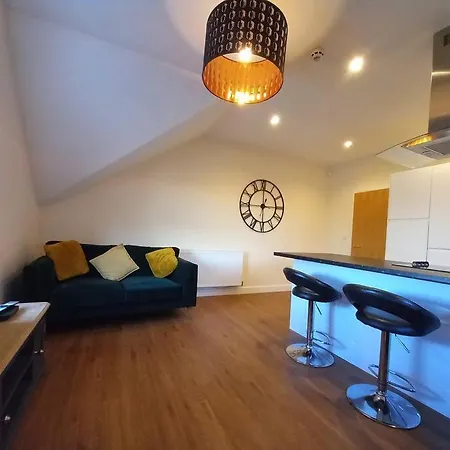 Roomy Penthouse 2 Double Bed Apartment - Spacious - Central Beeston - Free Secure Parking - Nottingham Extérieur photo