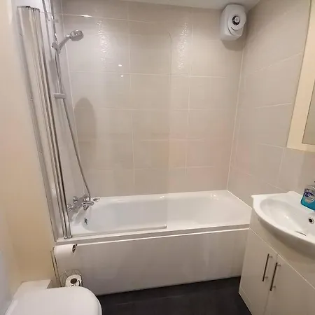 Roomy Penthouse 2 Double Bed Apartment - Spacious - Central Beeston - Free Secure Parking - Nottingham Extérieur photo