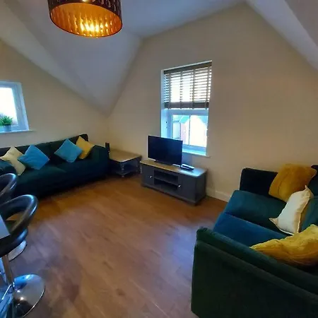 Roomy Penthouse 2 Double Bed Apartment - Spacious - Central Beeston - Free Secure Parking - Nottingham Extérieur photo